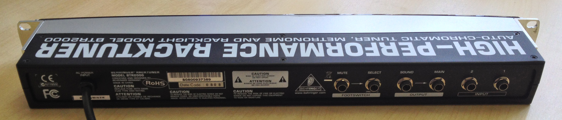 BEHRINGER RACKTUNER BTR2000