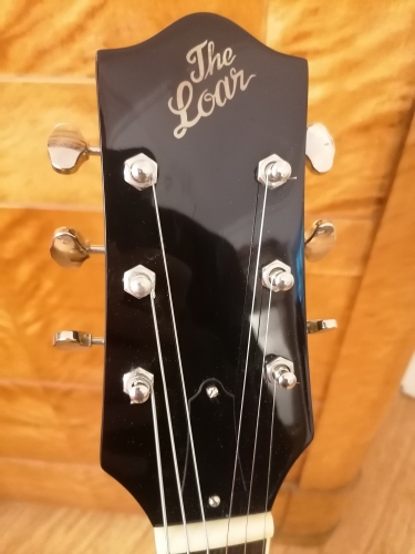 The Loar LH-280-C BK Archtop Hollowbody Electric Guitar in Dedicated Case Professional Set Up