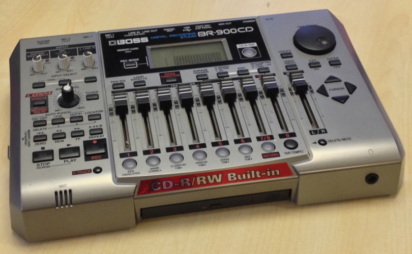Boss BR-900CD Digital Recording Studio