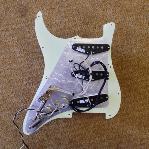 Fully Loaded Scratchplate - Seymour Duncan Vintage Alnico II Pro APS-1 Pickups