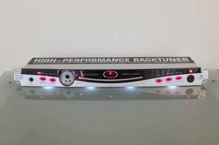 BEHRINGER RACKTUNER BTR2000