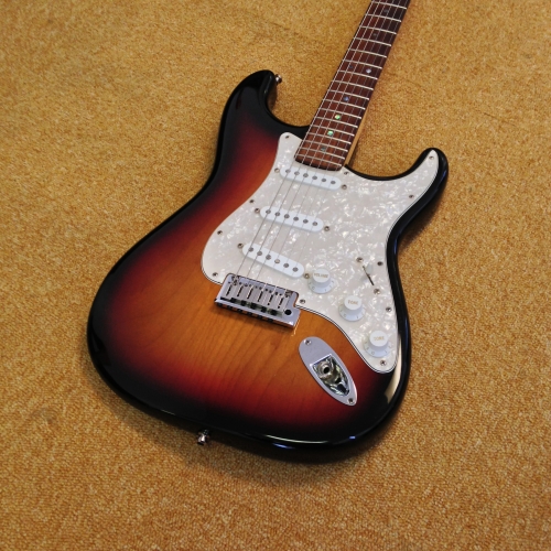 Fender USA American Deluxe Stratocaster Guitar with Lollar Special Series Pickups + 6-7 Positions