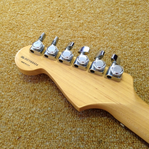 Fender USA American Deluxe Stratocaster Guitar with Lollar Special Series Pickups + 6-7 Positions