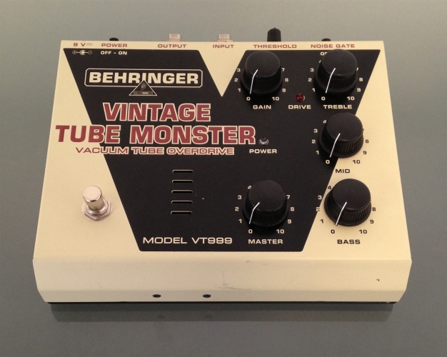Behringer VT999 Vintage Tube Monster Distortion Pedal