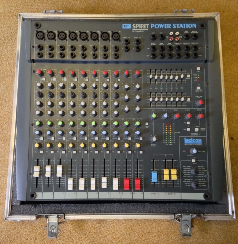 Soundcraft Spirit Powerstation 600 PA Power Amp with HK Audio Classic Compact 112 and 82 Speakers