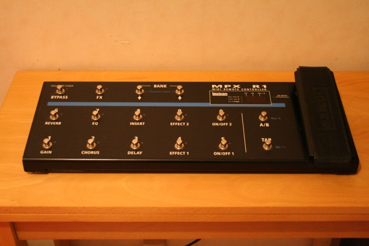 LEXICON MPX R1 MIDI REMOTE CONTROLLER INC PHANTOM CABLE + POWER SUPPLY