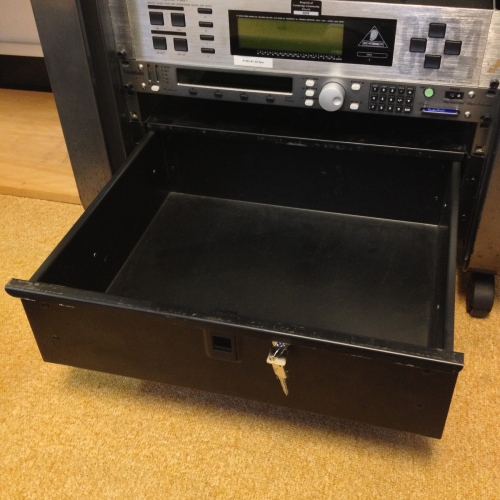 STUDIO RACK 20U GLASS TOP, SLIDING DRAWER, VERY ROBUST, CABLE TUNNEL AND WHEELS